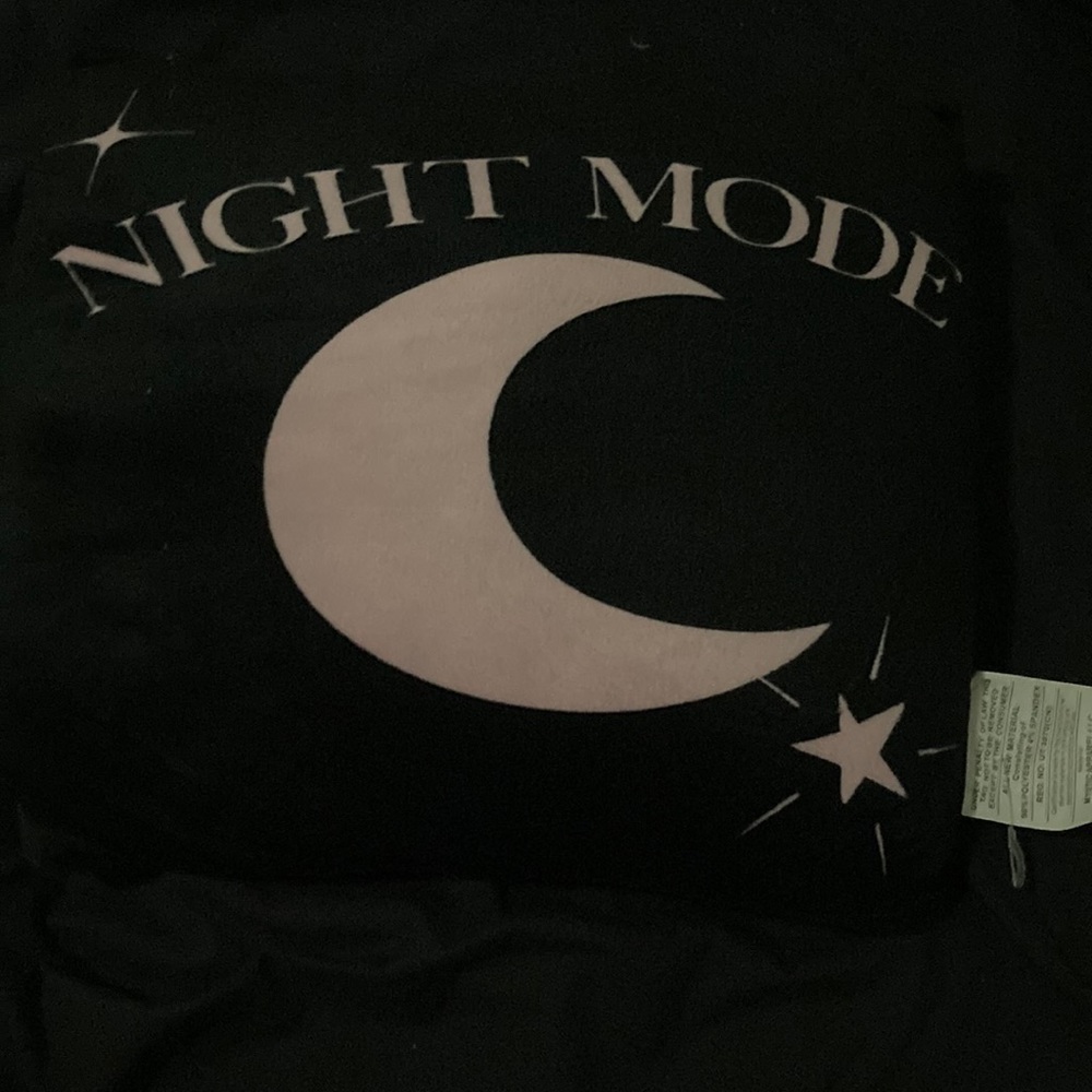 Black and pick pillow